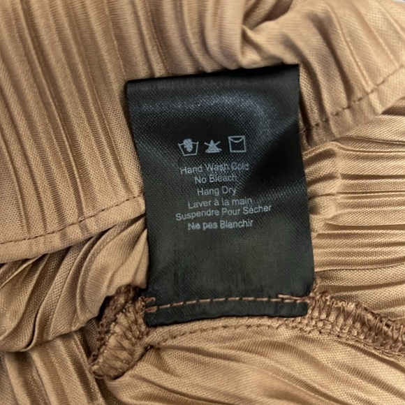 Heartloom January Asymmetric Silky Babydoll Top in Cafe Brown Size Large - Picture 13 of 15